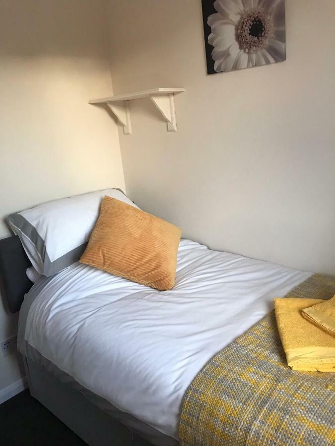 Hinckley Home Sleeps 5 Complete House レスター エクステリア 写真